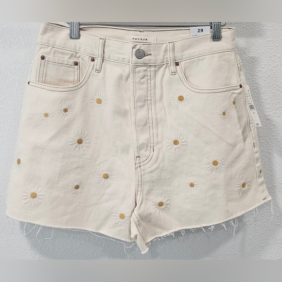 PacSun Daisy Embroidered Ultra High Waisted Vintage Denim ShortsSize 29 NWT - Picture 1 of 16